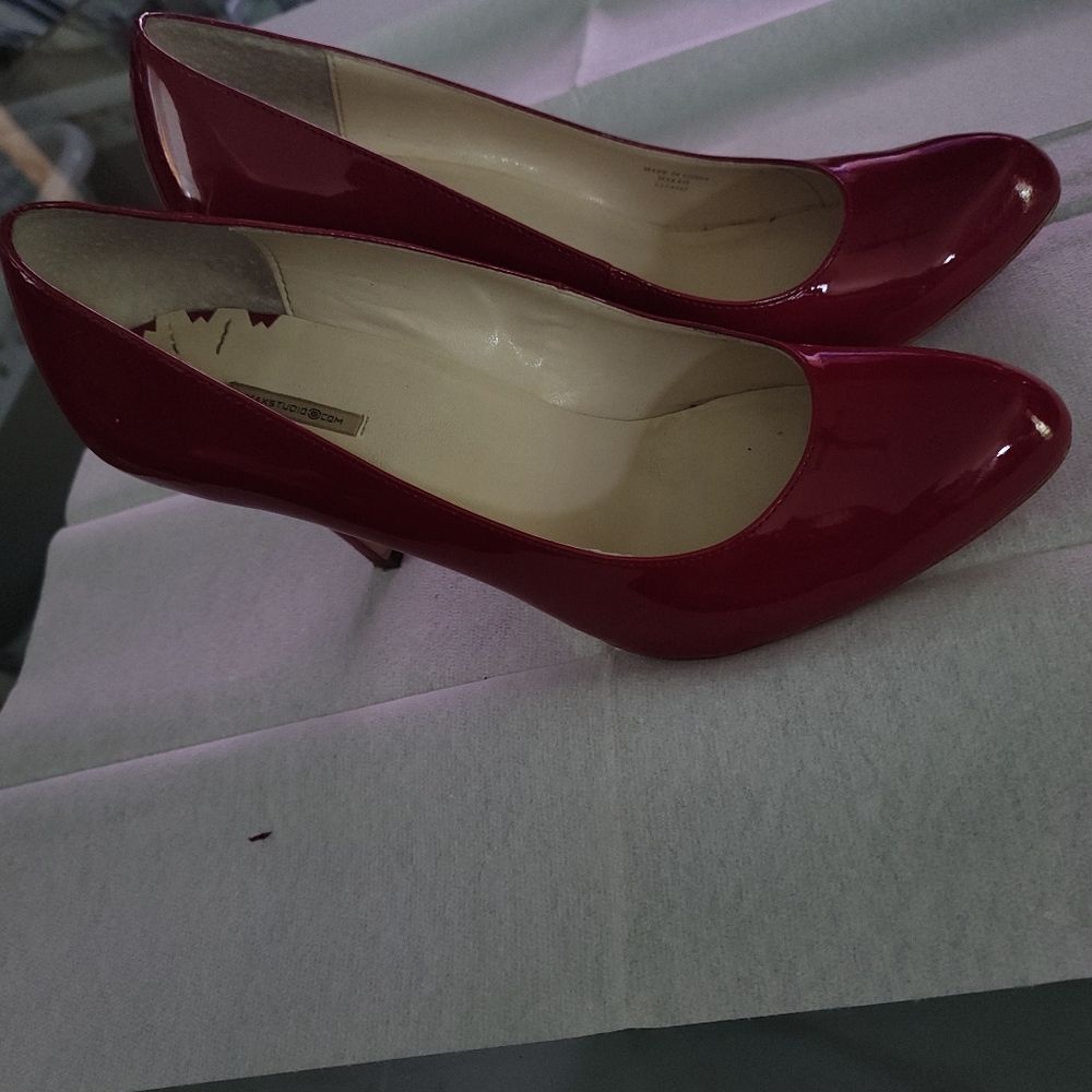 SHOES - Picture 2 of 5